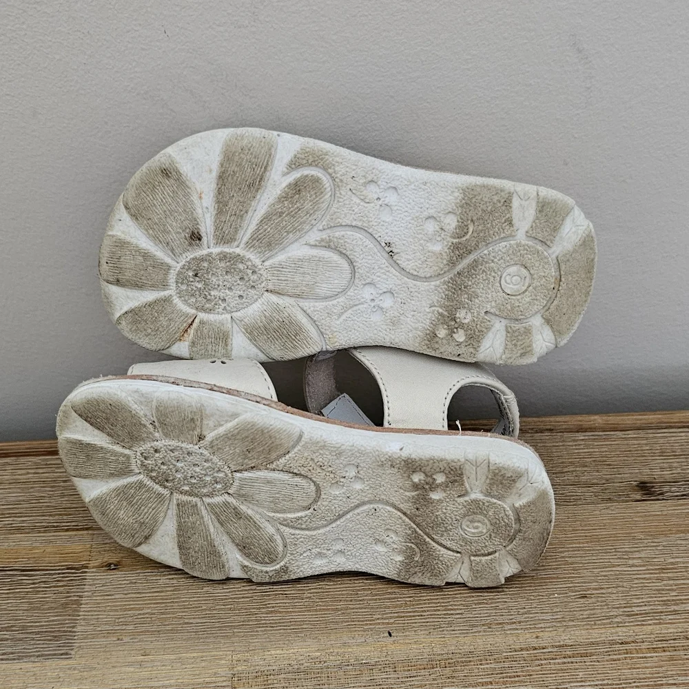 RACHEL SHOES Tullip Toddler Cream Sandals with Floral Design